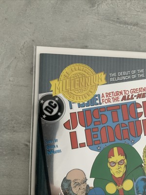 DC Comics Justice League #1 2000 Millennium Edition Chrome Variant - Image 2