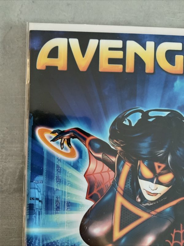Marvel Comics Avengers #7 Stunning Torn Peterson Variant 2011 - Image 2