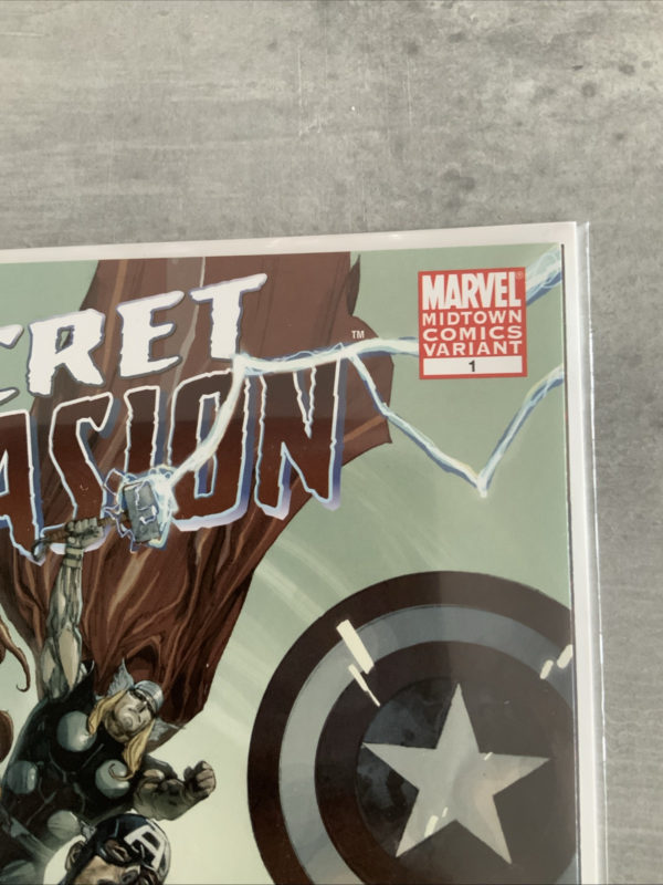 Marvel Comics Secret Invasion #1 Midtown Exclusive Variant 2008 - Image 3